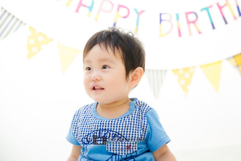 西宮市甲子園写真スタジオフォトスタジオお誕生日1歳記念カジュアルフォト
